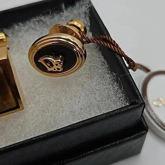 Christian Dior Square Tiger Eye Cufflinks Gold Vintage with matching Tie Pin - Picture 4 of 4